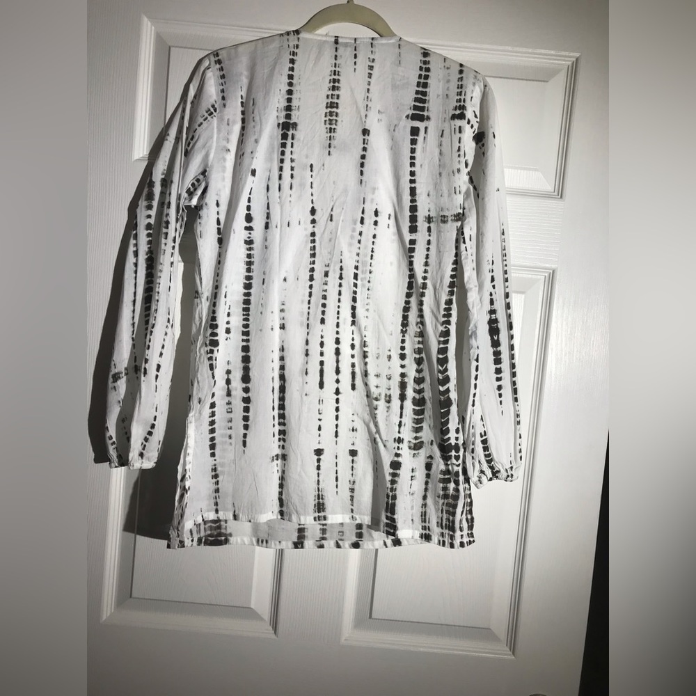 Boston Proper Tie Dye Embroidery Beads Tunic Blouse
Small
White and Gray - Picture 6 of 11